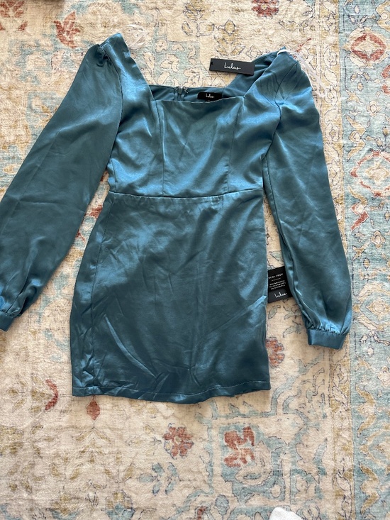 Mini Dresses - Picture 4 of 4